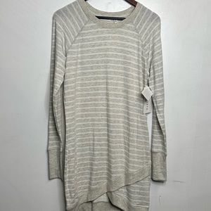 Womens new Athleta stripped long size medium criss cross Tunoc‎ top